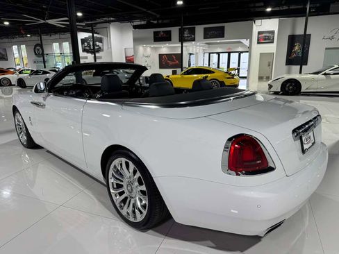Used 2019 Rolls-Royce Dawn image 5