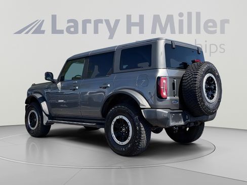 Used 2022 Ford Bronco Outer Banks w/ Sasquatch Package AWD/4WD image 3
