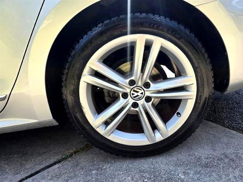 Used 2014 Volkswagen Passat TDI SEL Premium image 12