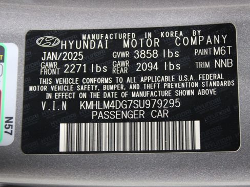 Used 2025 Hyundai Elantra Sport FWD image 35