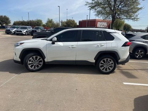 Certified 2022 Toyota RAV4 XLE Premium image 6