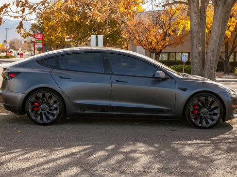 Used 2021 Tesla Model 3 Performance image 4