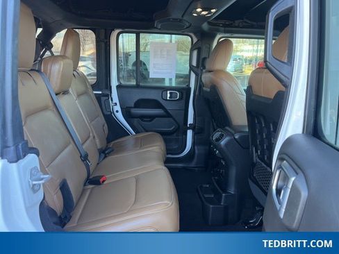 Used 2022 Jeep Wrangler Unlimited Rubicon w/ Cold Weather Group image 19