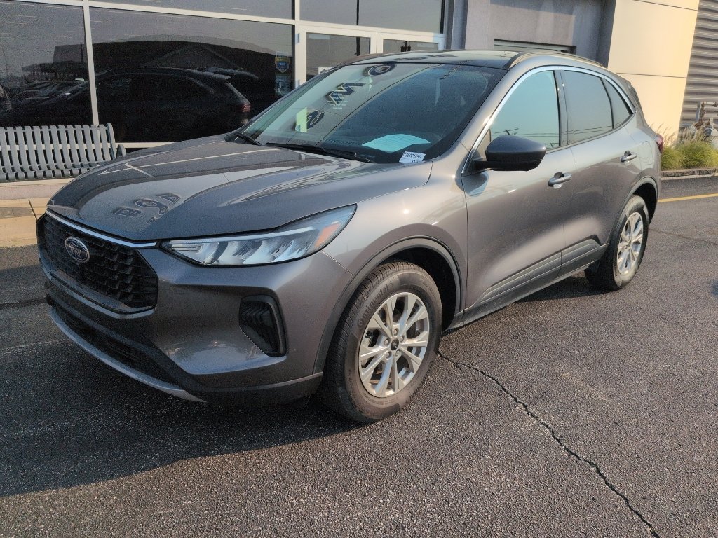 Certified 2024 Ford Escape Active w/ Tech Pack #2 AWD/4WD image 1