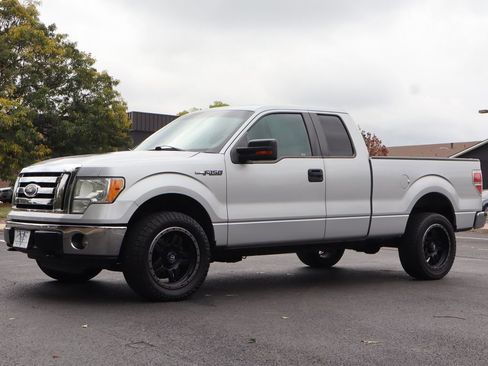 Used 2010 Ford F150 XLT image 11