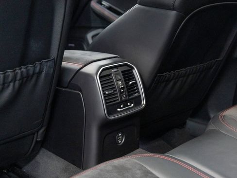 Certified 2017 Porsche Macan GTS image 24