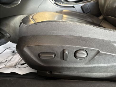 Used 2016 Buick Regal AWD image 14