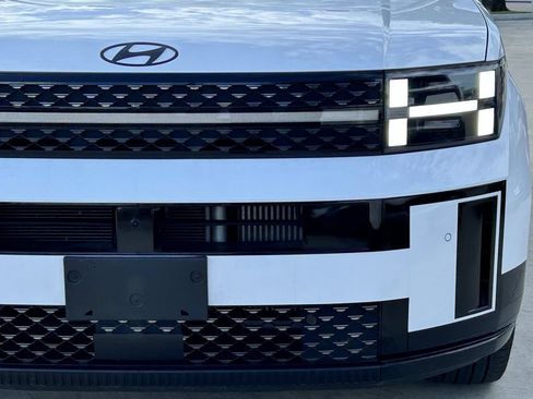 Used 2025 Hyundai Santa Fe Calligraphy AWD/4WD image 8