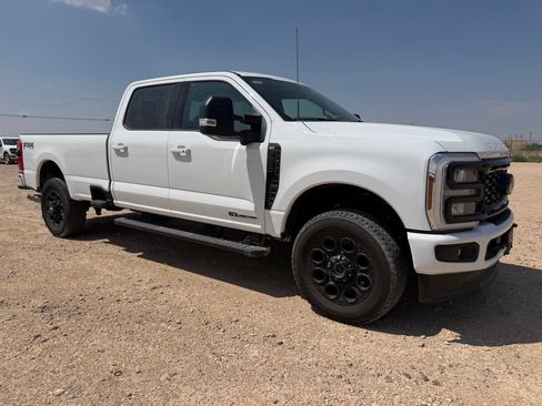 Used 2025 Ford F250 XLT w/ Black Appearance Package AWD/4WD image 12