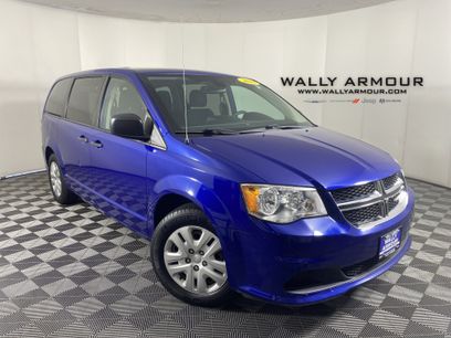 Used 2019 Dodge Grand Caravan SE w/ UConnect Hands-Free Group