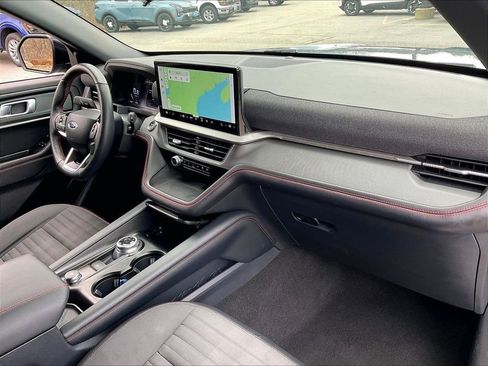 Used 2025 Ford Explorer ST-Line image 13