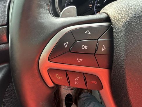 Used 2017 Jeep Grand Cherokee Altitude AWD/4WD image 19