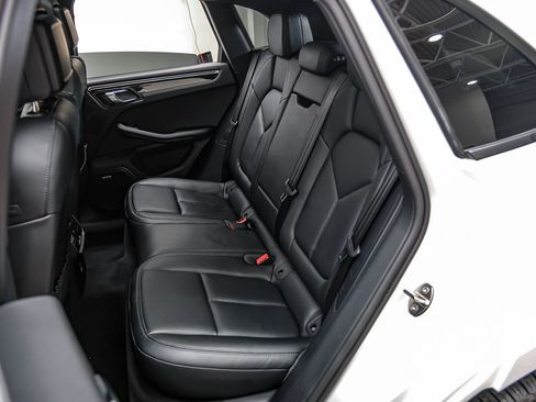 Used 2024 Porsche Macan AWD/4WD image 54