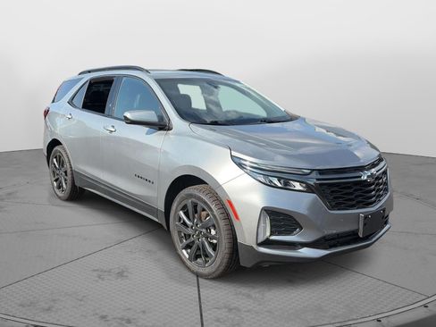 Used 2023 Chevrolet Equinox RS AWD/4WD image 3