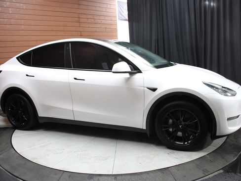 Used 2023 Tesla Model Y Long Range image 50