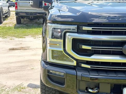 Used 2022 Ford F250 Platinum w/ FX4 Off-Road Package AWD/4WD image 9