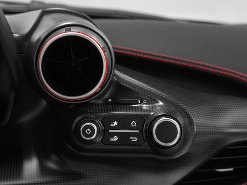 Used 2022 Ferrari F8 Tributo RWD image 79
