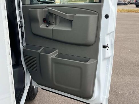 New 2025 Chevrolet Express 3500 w/ Power Convenience Package image 20