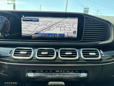 Used 2024 Mercedes-Benz GLS 580 4MATIC w/ Warmth & Comfort Package image 36