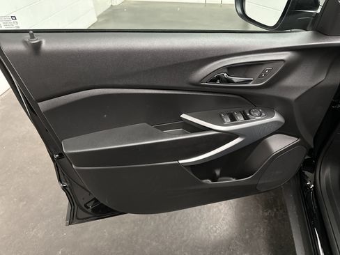 New 2026 Chevrolet Trax LS w/ LS Convenience Package FWD image 18