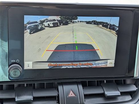 Used 2025 Toyota RAV4 XLE FWD image 18