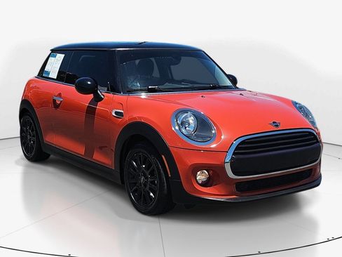 Used 2019 MINI Cooper 2-Door Hardtop FWD image 2