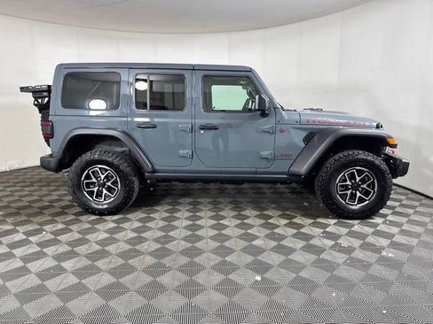 Used 2025 Jeep Wrangler Unlimited Rubicon AWD/4WD image 2
