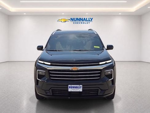 Used 2025 Chevrolet Traverse High Country FWD image 7