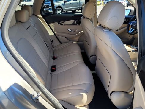 Used 2022 Mercedes-Benz GLC 300 image 10