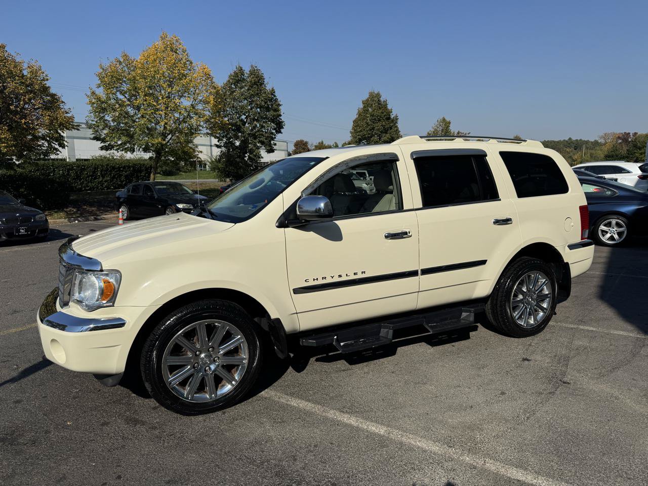 Used 2009 Chrysler Aspen Limited AWD/4WD image 25