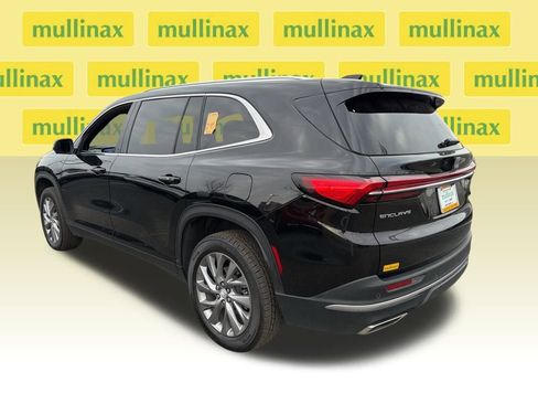 Used 2025 Buick Enclave Preferred image 5