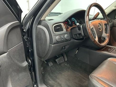 Used 2014 GMC Sierra 3500 Denali image 24