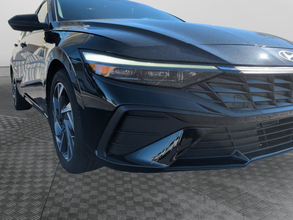 Certified 2025 Hyundai Elantra Sport FWD image 24