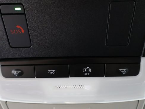 Used 2022 Nissan Rogue SV image 9