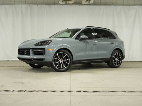 Certified 2025 Porsche Cayenne image 1