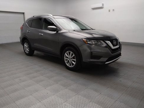 Used 2019 Nissan Rogue SV image 13