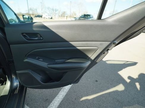 Used 2024 Nissan Altima 2.5 SV image 23