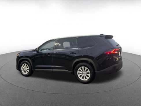 Used 2025 Toyota Grand Highlander XLE image 10