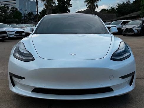 Used 2018 Tesla Model 3 RWD image 2
