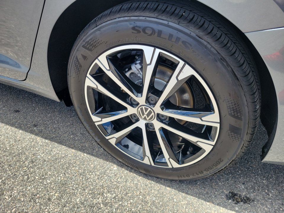 Certified 2026 Volkswagen Jetta Sport FWD image 27