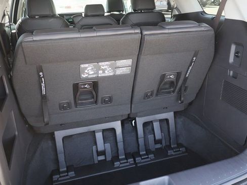 New 2026 Kia Carnival EX FWD image 10