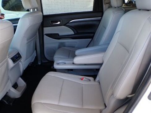 Used 2018 Toyota Highlander Limited FWD image 21