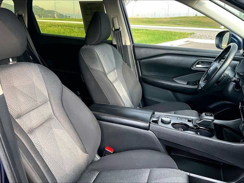 Used 2025 Nissan Rogue SV AWD/4WD image 7