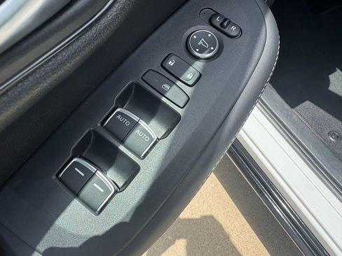 Certified 2026 Honda HR-V EX-L image 11