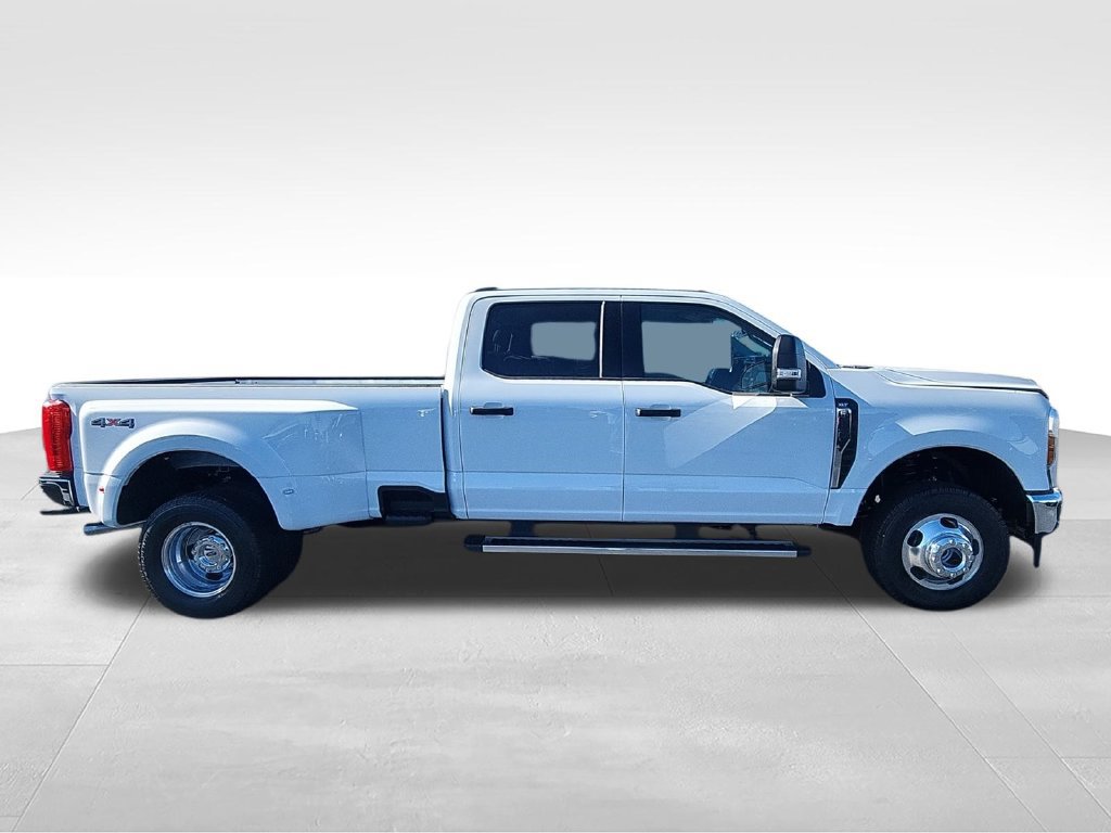 Used 2026 Ford F350 XLT AWD/4WD image 9