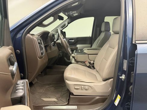Used 2019 Chevrolet Silverado 1500 LT w/ Convenience Package AWD/4WD image 5