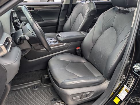 Used 2023 Toyota Highlander Platinum AWD/4WD image 17