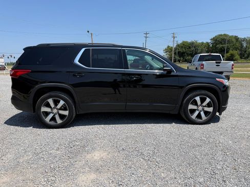 Used 2019 Chevrolet Traverse LT w/ LT Premium Package FWD image 8