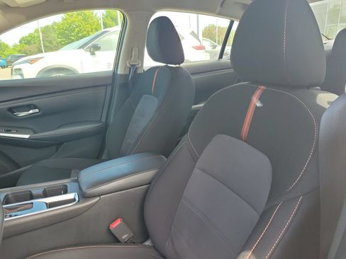 Used 2023 Nissan Sentra SR w/ Midnight Edition Package FWD image 11