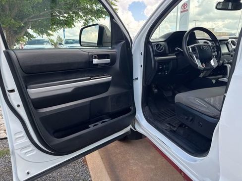 Used 2018 Toyota Tundra SR5 w/ SR5 Upgrade Package image 62